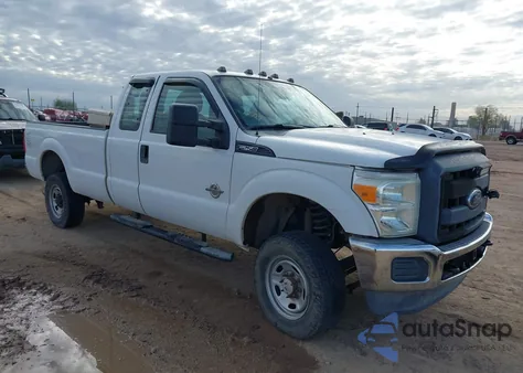 2015 Ford F-250 Xl z USA, uszkodzony, nr VIN 1FT7X2B64FED04743